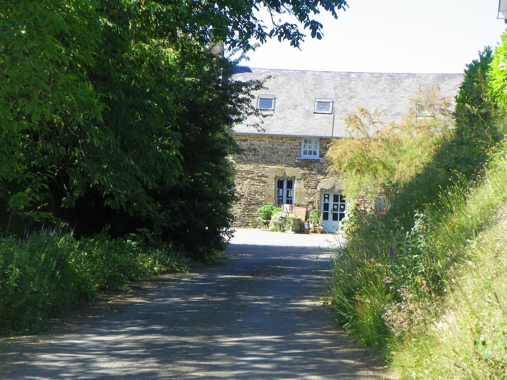 Ferme De La Gortiere Bed & Breakfast Le Teilleul ภายนอก รูปภาพ