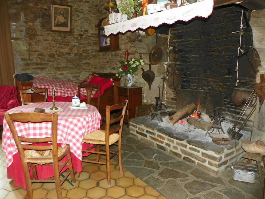 Ferme De La Gortiere Bed & Breakfast Le Teilleul ภายนอก รูปภาพ